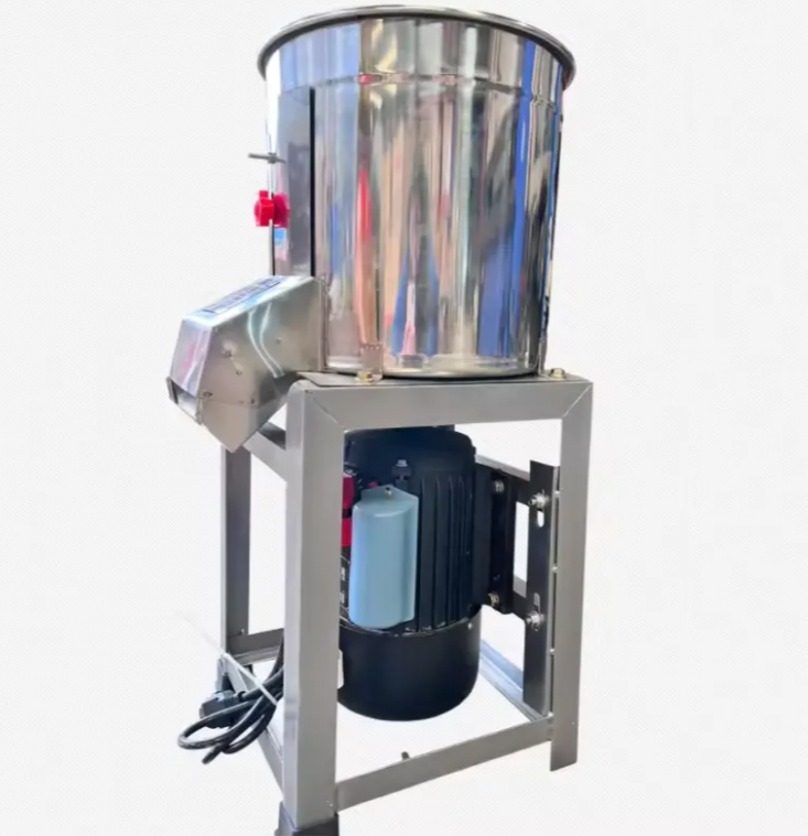 Fruit and vegetable crushing machine