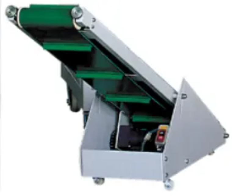 Vertical conveyor for packing chips, dried fruit, popcorn 20-45 packs per minute